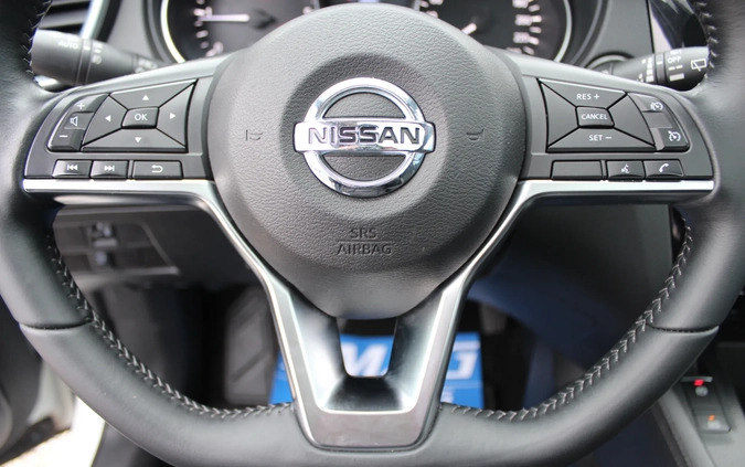 Nissan Qashqai cena 82900 przebieg: 63000, rok produkcji 2018 z Pasym małe 562